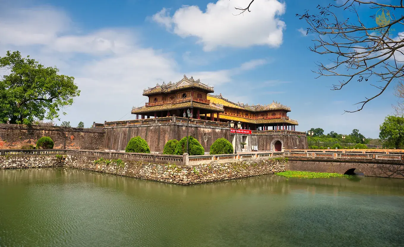 Popular 7-Day Central Vietnam Heritage & Beach Holiday: Hue, Hoi An, Hai Van Pass & Da Nang